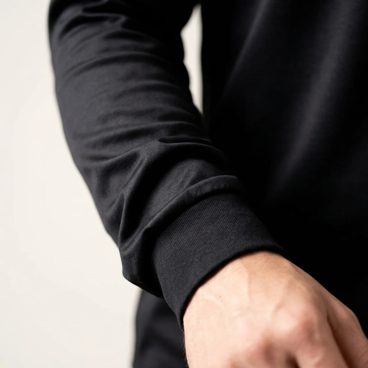 Verona Soft Lustre Longsleeve Black